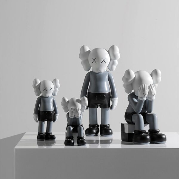 tượng kaws trang trí