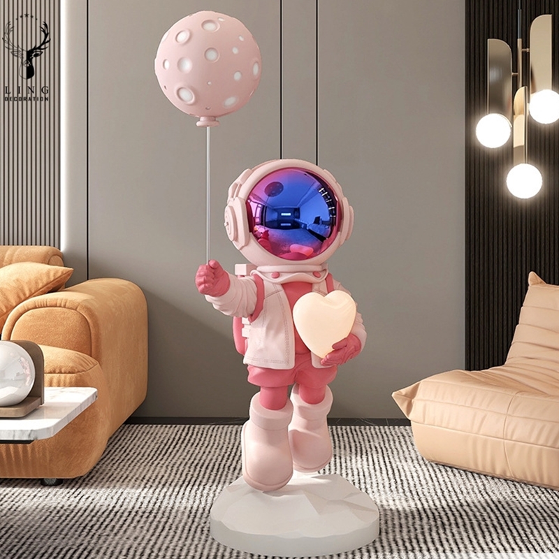 Những điều cần biết về phi hành gia decor