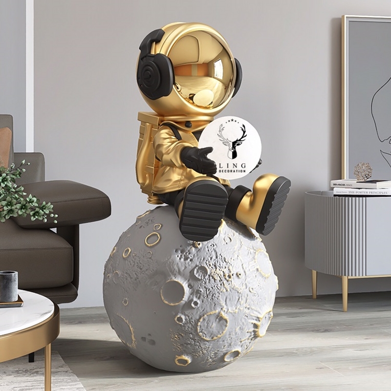 Phi hành gia ôm đèn trên thiên thạch(LDB323)lingdecor!!2212133343460 Phi hành gia ôm đèn trên thiên thạch(LDB323)lingdecor